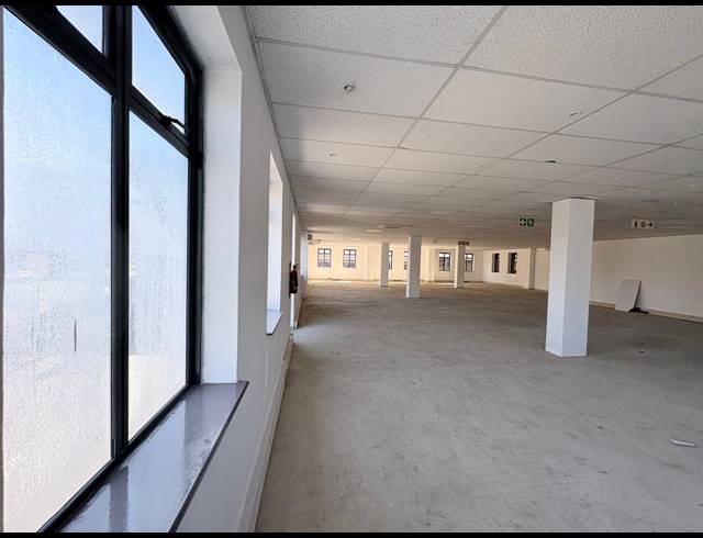 750M² OFFICE TO LET IN FOURWAYS